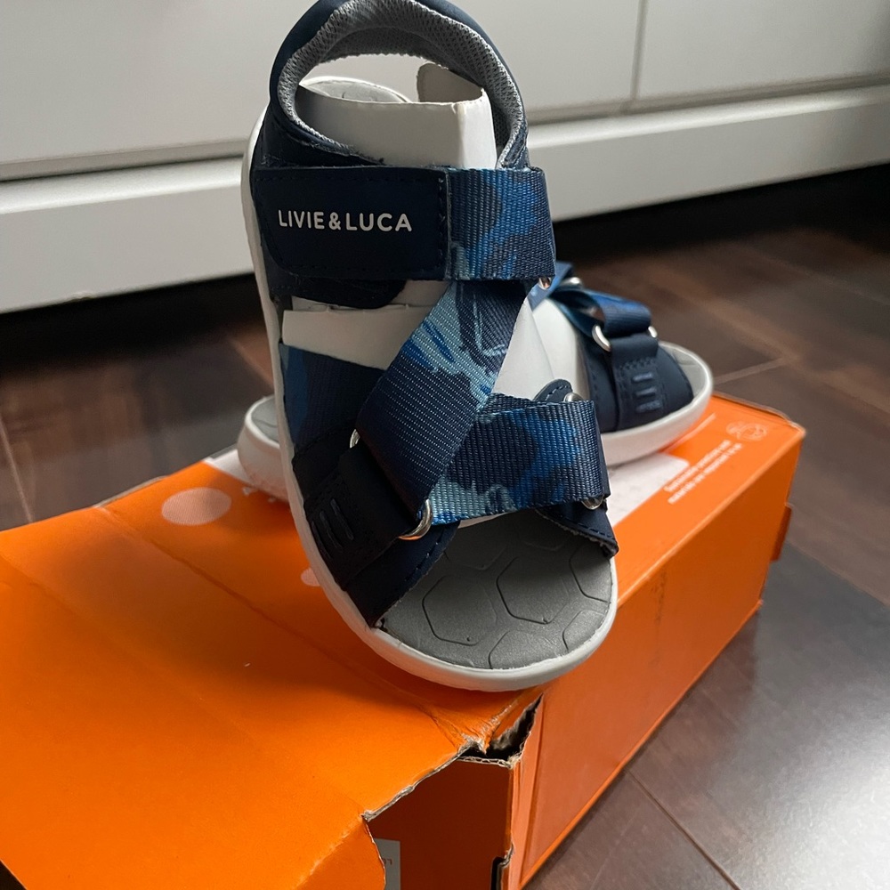 Todder boy sandals - Picture 3 of 3